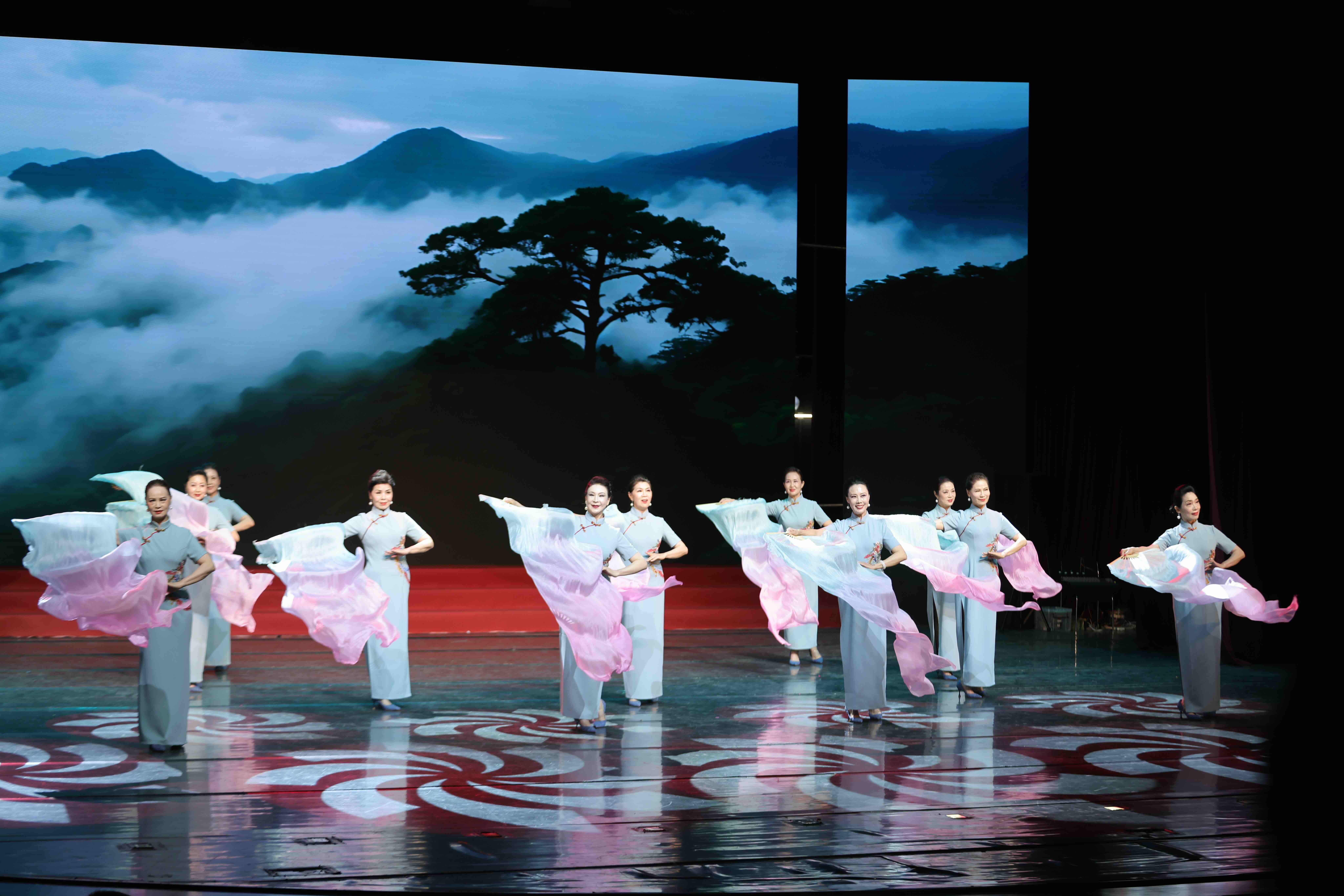 中华剧院-文史外语系朗诵表演班《这是个神奇的地方》
